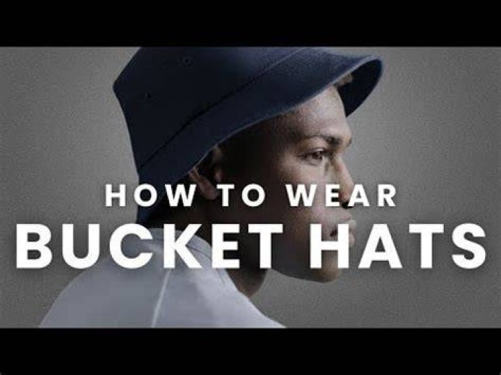 Are bucket hats supposed to be tight?