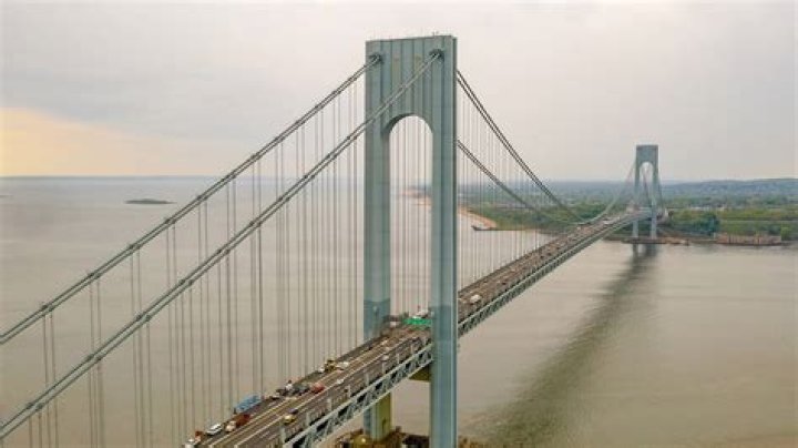 Are commercial vehicles allowed on the verrazano bridge?