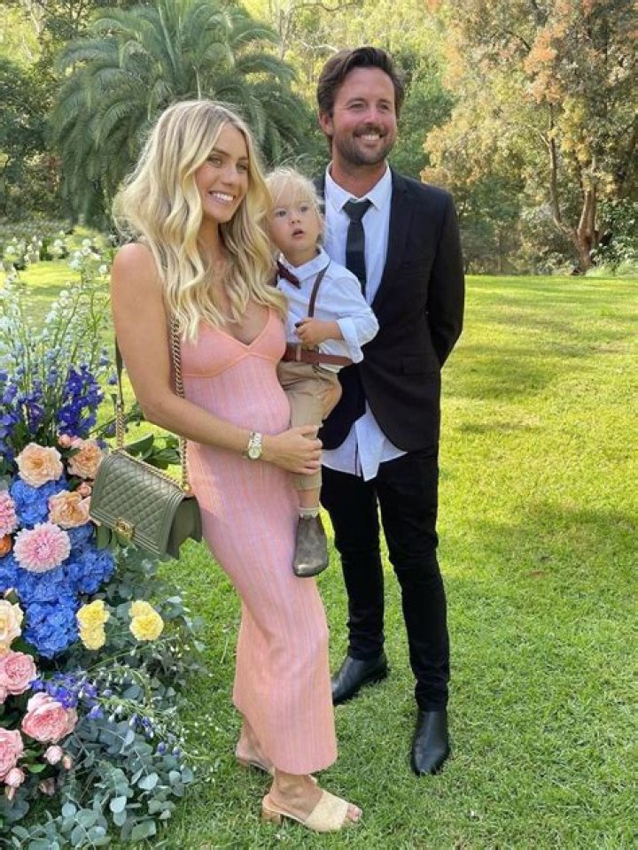 Are elyse and josh engaged?