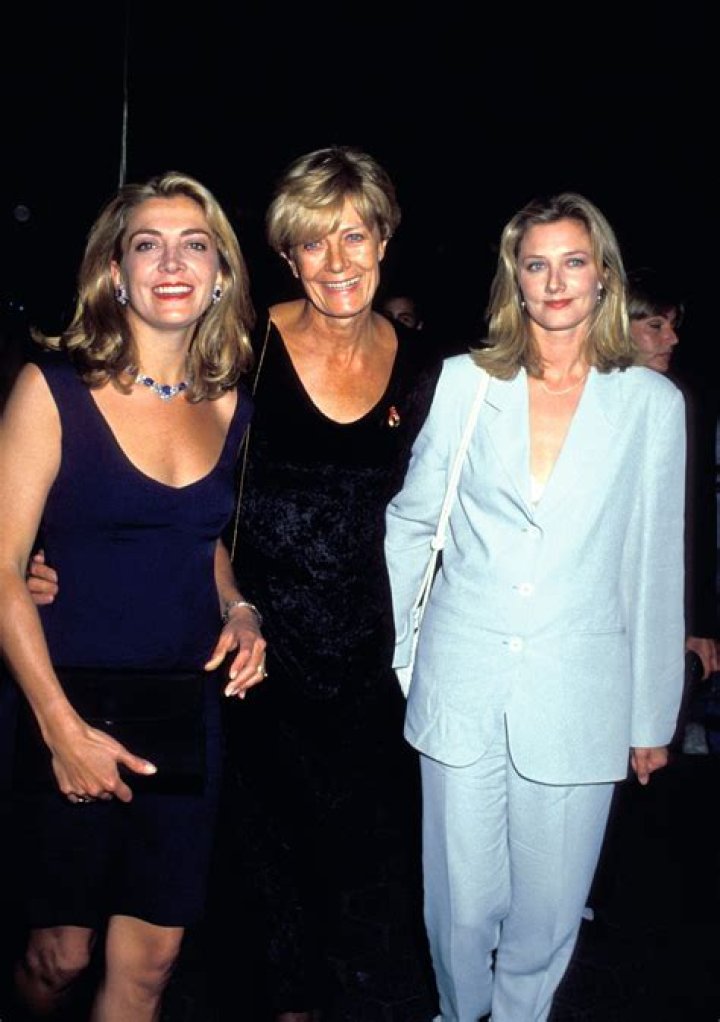 Are lynn redgrave and vanessa redgrave related?