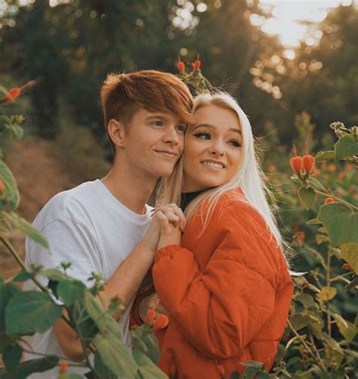 Are zoe and cody still together?