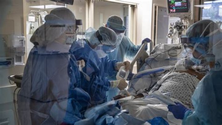 Can covid patient stay at home?