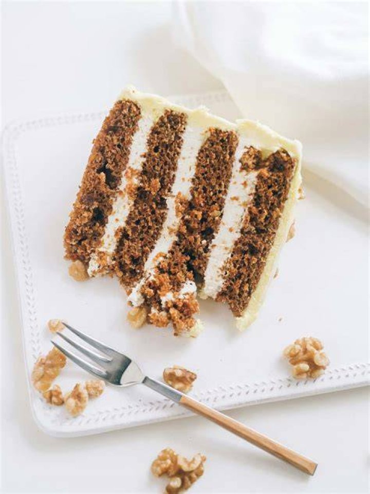 Can i freeze walnut cake?