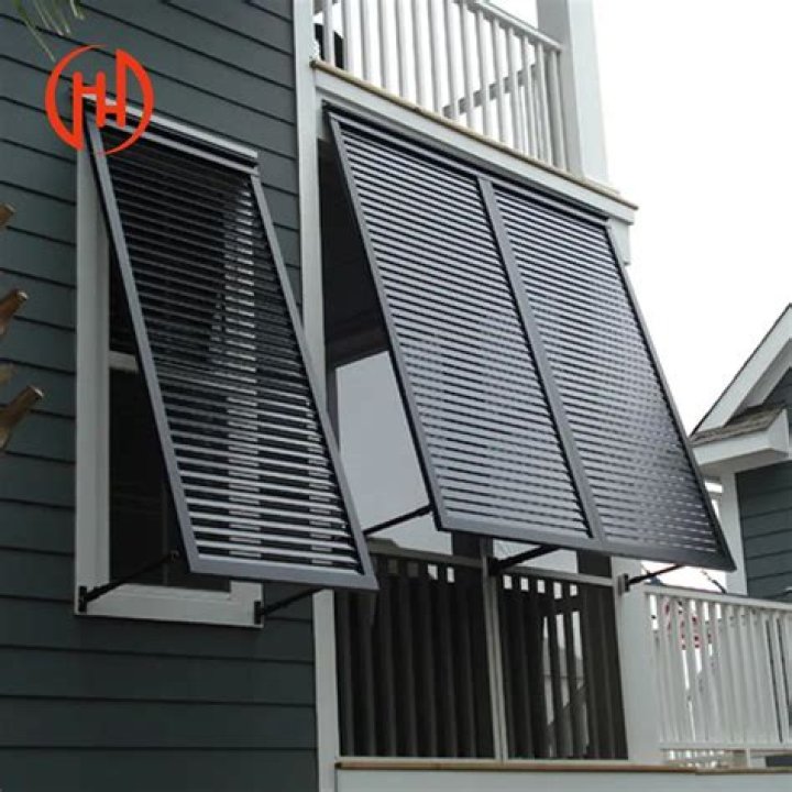 Can you paint louvered blinds?