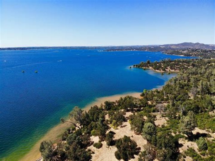 Can you swim in lake winona?