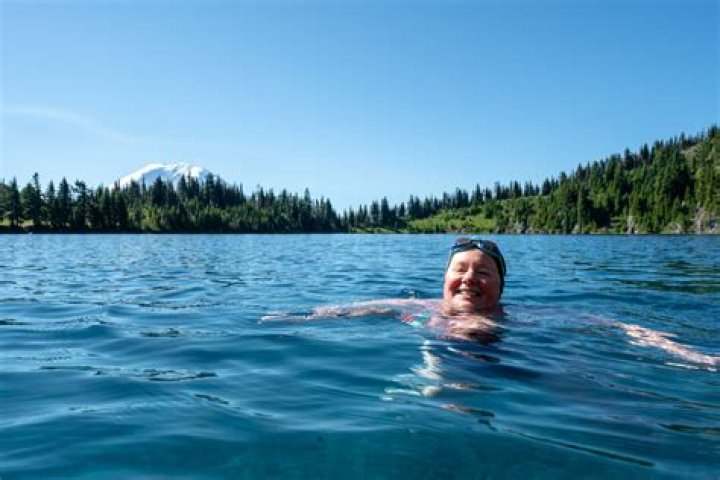 Can you swim in suttle lake?