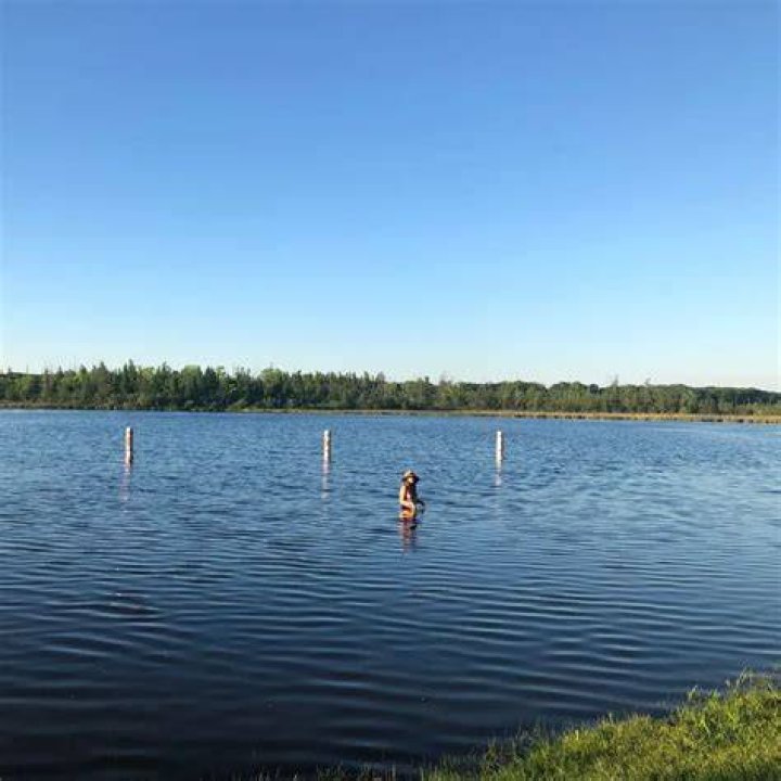 Can you swim in walled lake?