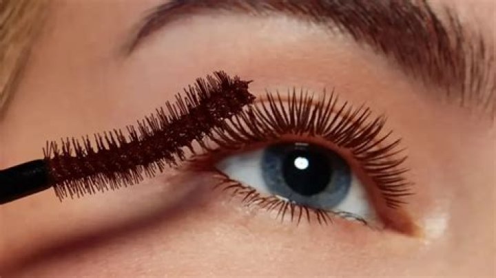 Can you use mascara on lash extensions?