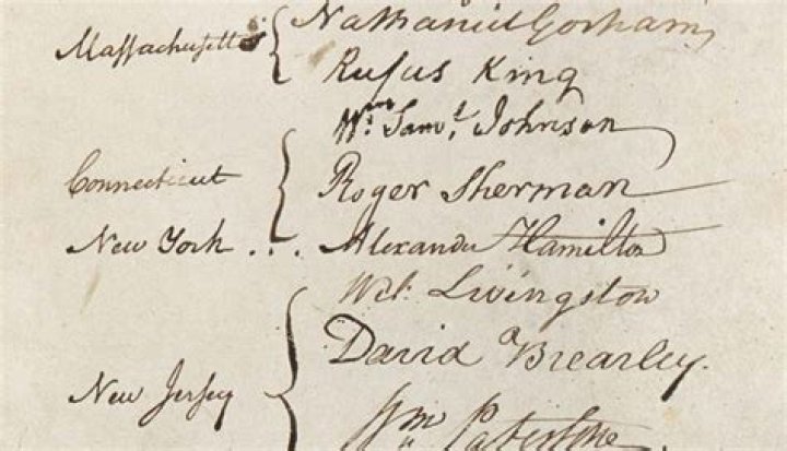 Did alexander hamilton sign the constitution?