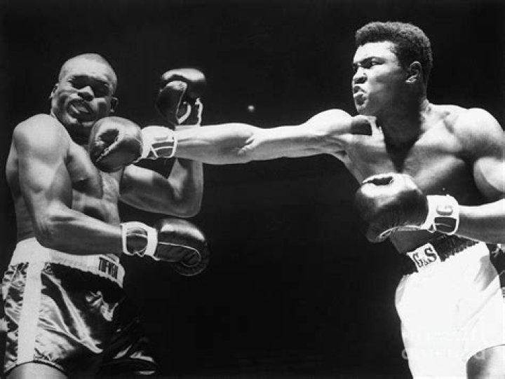 Did doug jones beat cassius clay?