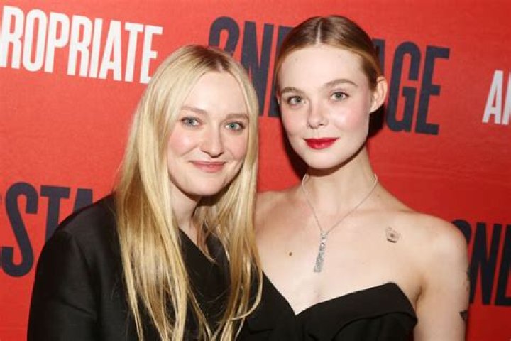 Did elle and noah get back together?