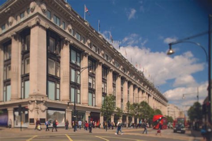 Did selfridges buy whiteleys?