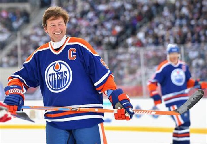 Did walter gretzky play hockey?