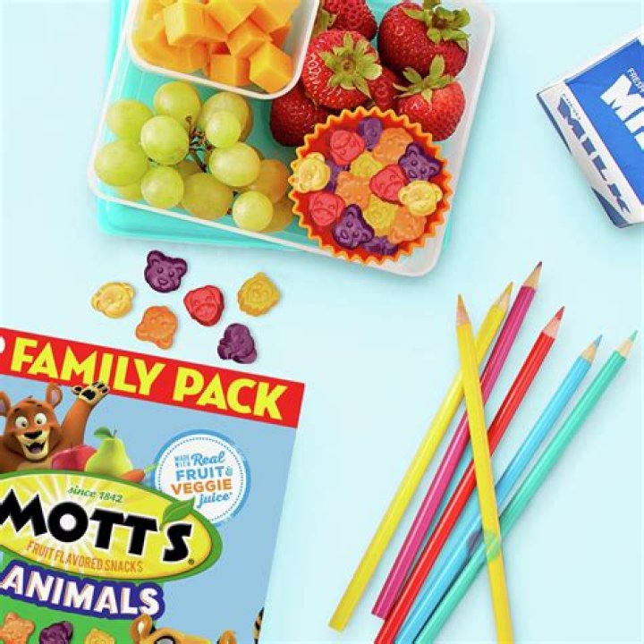 Do mott's fruit snacks have gluten?