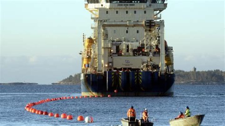 Do undersea cables break?