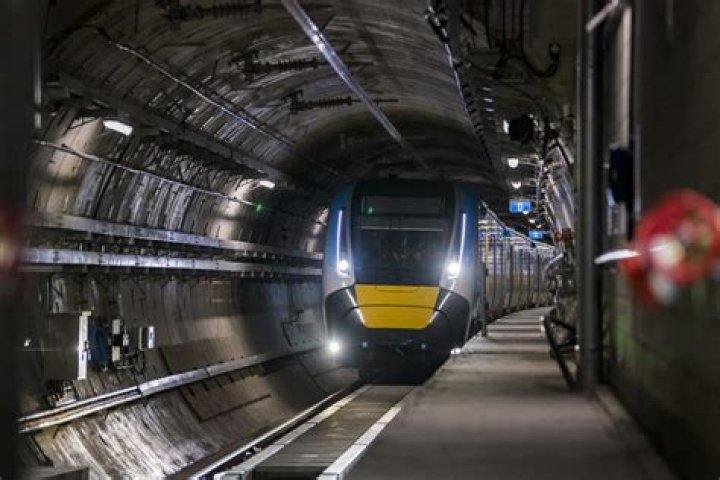 Does adam roebuck die in the tunnel?