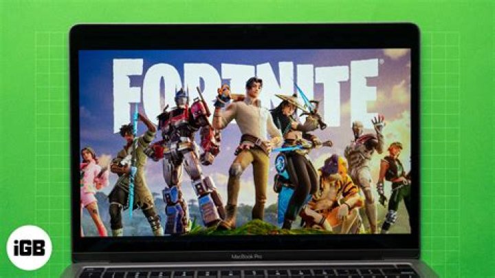 Does addison rae play fortnite?