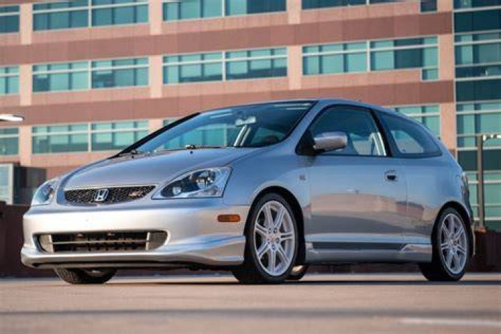 Does civic si have vtec?