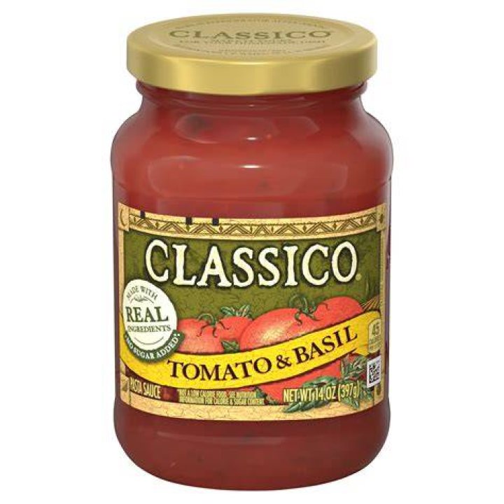 Does classico pesto have nuts?