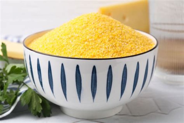 Does cornmeal kill ants?