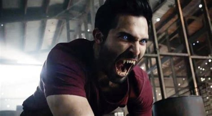 Does derek hale die?