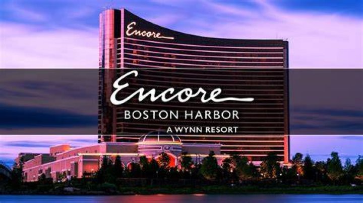 Does encore have a pool?