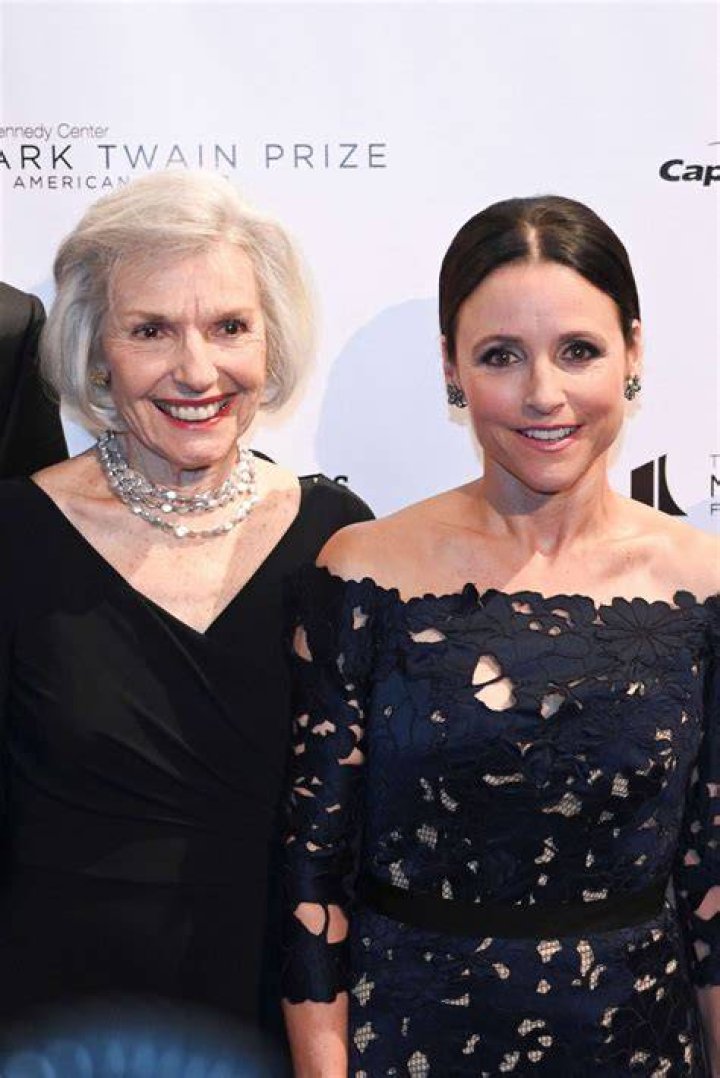 Does julia louis dreyfus have a daughter?