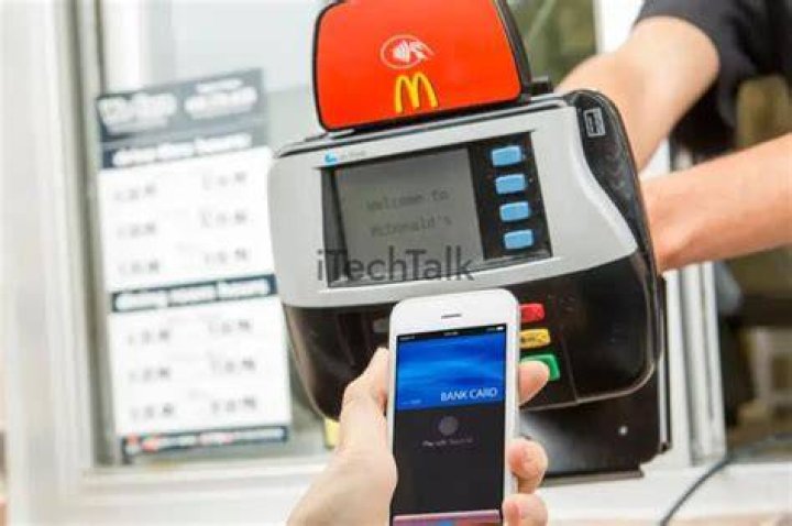 Does mcdonalds take apple pay?