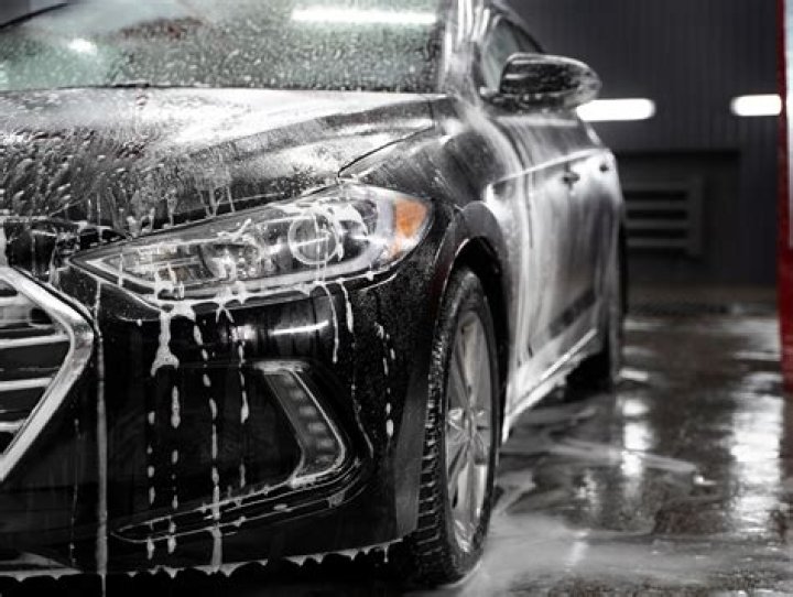 Does mister car wash scratch your car?