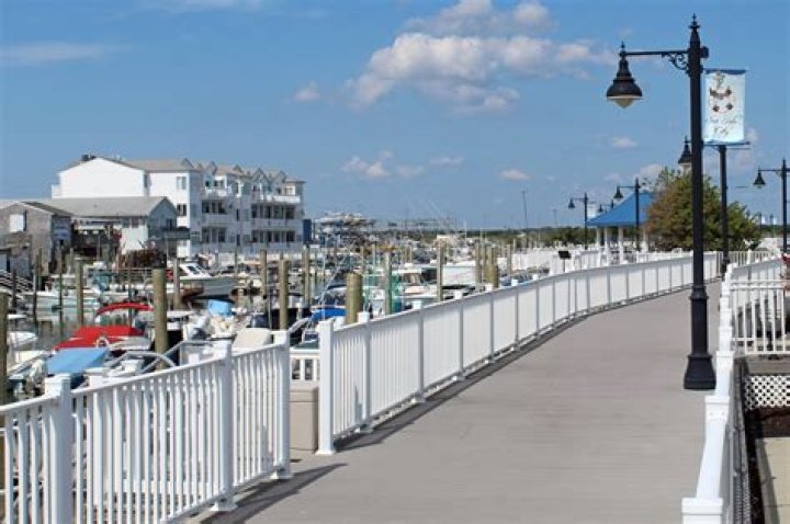 Does sea isle city have a boardwalk?