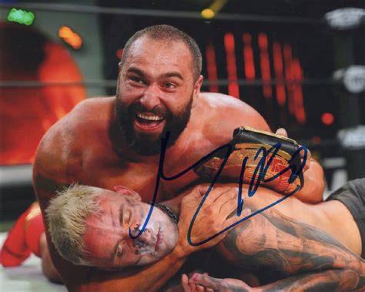Has rusev signed with aew?