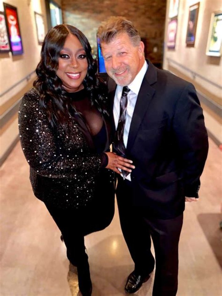 How did loni love meet her boyfriend?