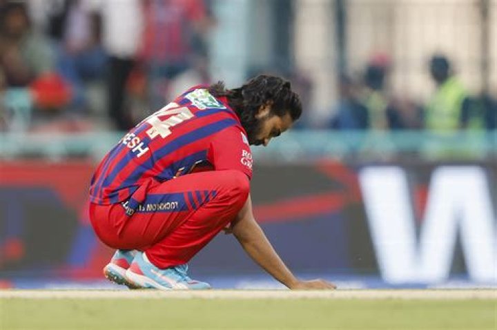 How many wickets taken by ashwin?
