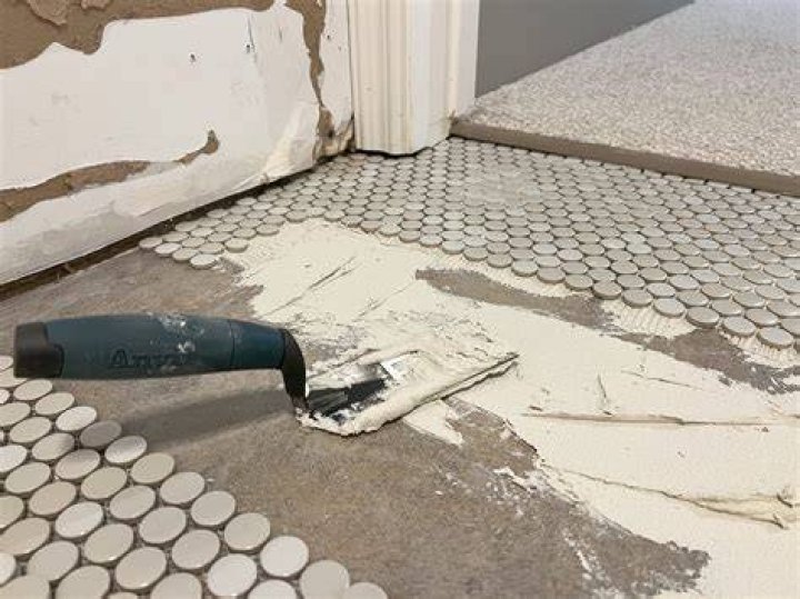 How thick to spread thinset?