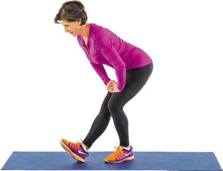 How to stretch right upper back?