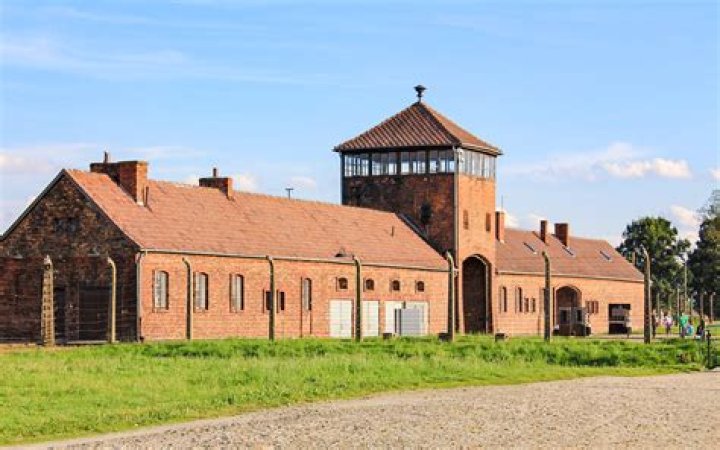 In which city is auschwitz?