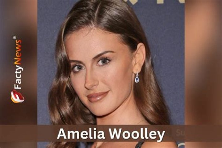 Is amelia woolley a model?