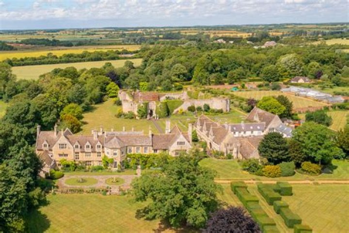 Is barnwell manor open to the public?