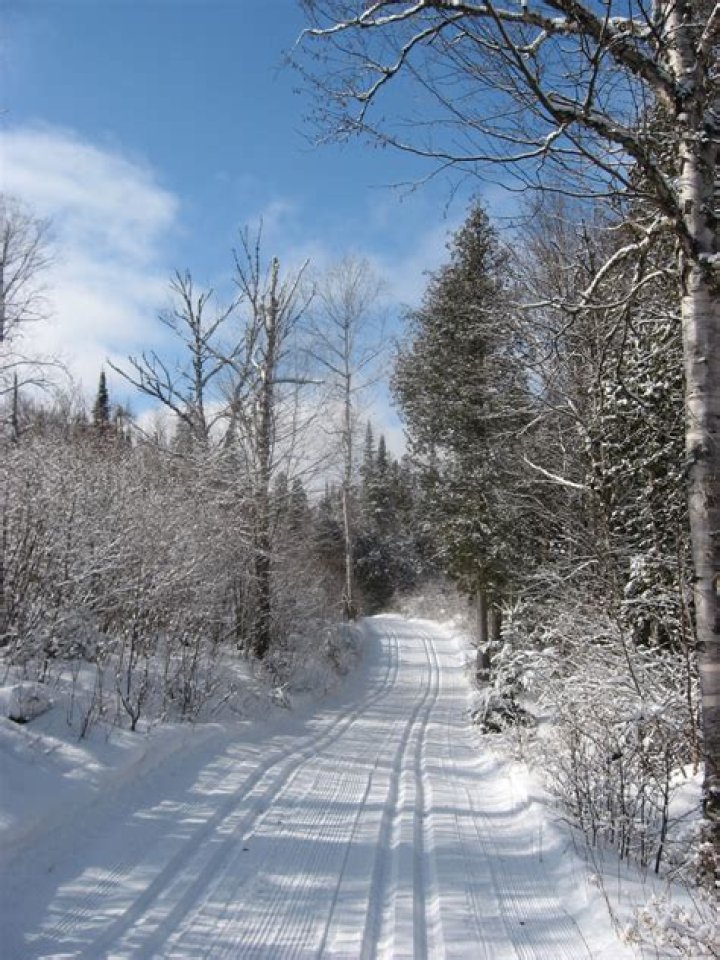 Is gunflint trail paved?