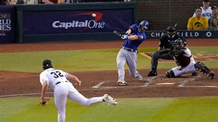 Is homerun one word?