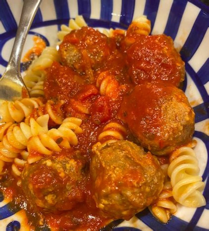Is it better to bake meatballs or fry?