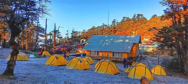 Is sandakphu trek difficult?