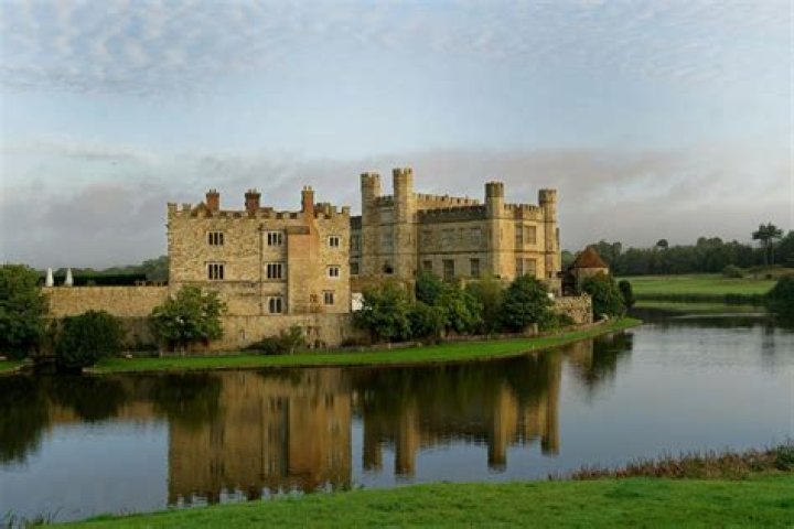 Is scotney castle open today?