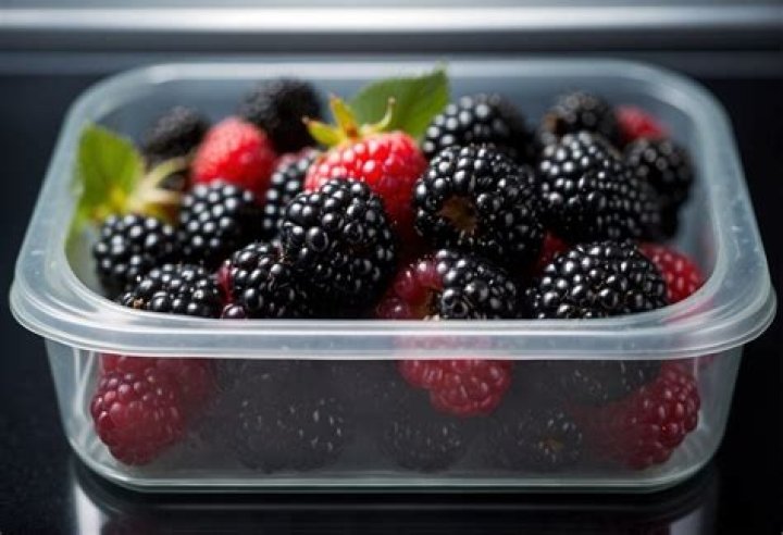 Should you refrigerate blackberries?