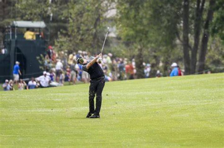 Should you take divots?