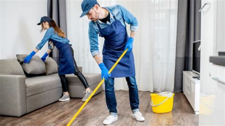 Was helen reddy's housekeeper a man?