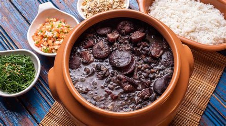 Was ist feijoada completa?