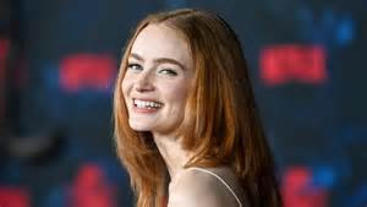 Were does sadie sink live?