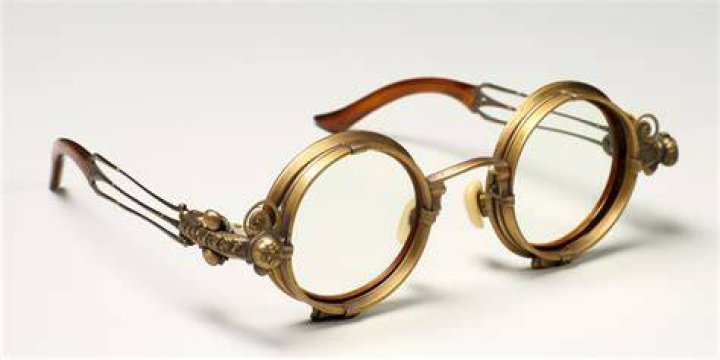 Were eyeglasses invented during the renaissance?