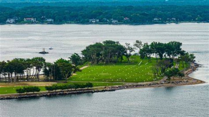 Were is hart island?